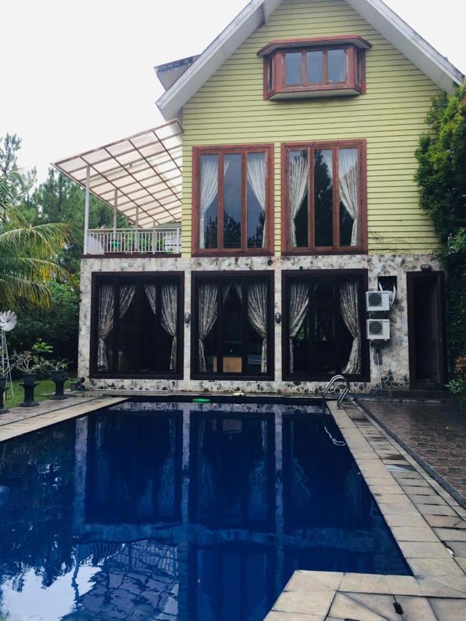 Villa Gathering Yuni Syahla Citaringgul Exteriör bild