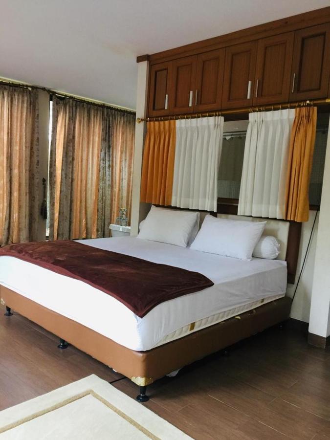 Villa Gathering Yuni Syahla Citaringgul Exteriör bild