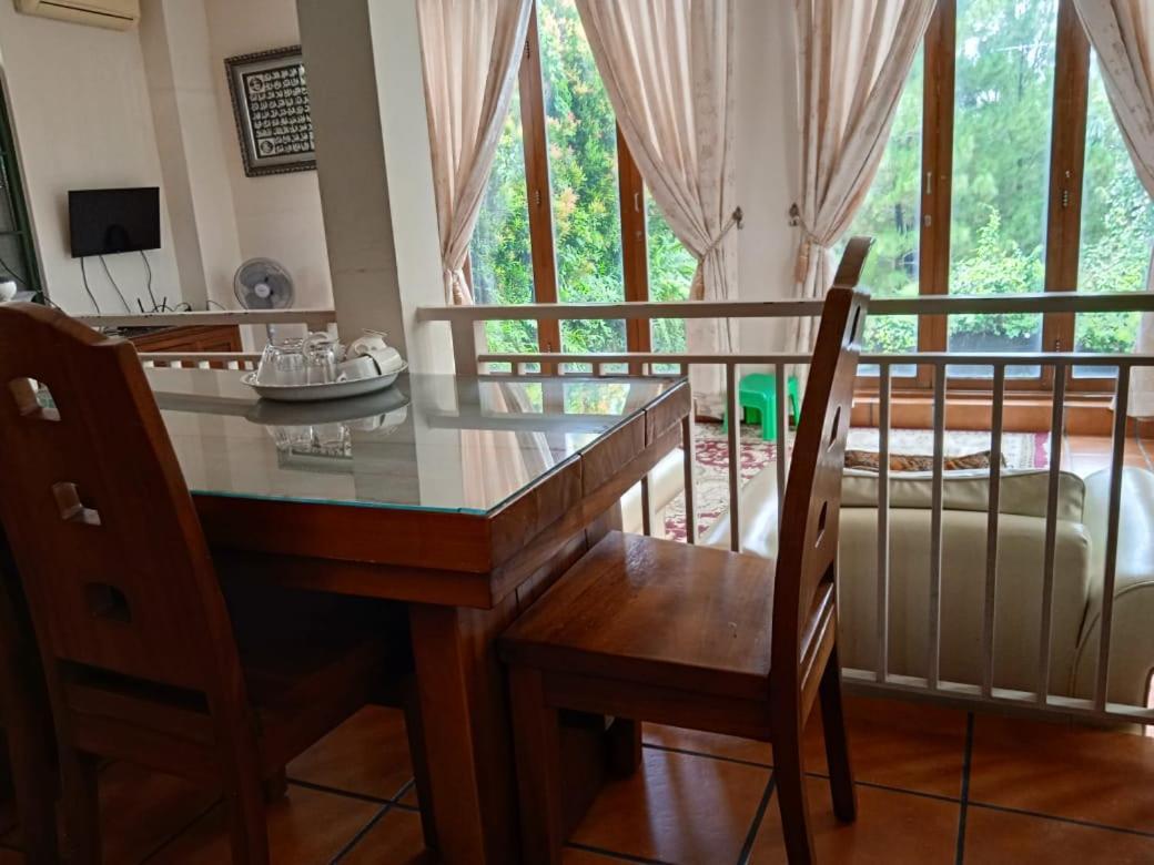 Villa Gathering Yuni Syahla Citaringgul Exteriör bild
