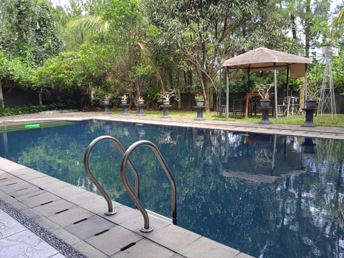Villa Gathering Yuni Syahla Citaringgul Exteriör bild